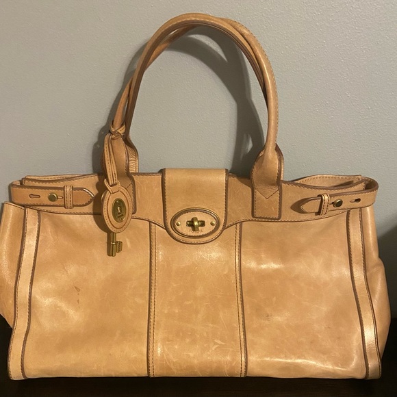 Fossil Handbags - Genuine FOSSIL ZB5191 leather bag. Vintage re-issue weekender! $175-300 online